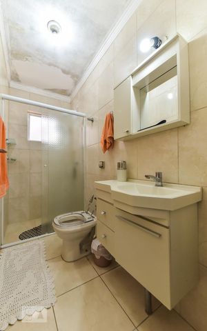 Casa à venda com 156m², 3 quartos e 1 vaga Casa à venda com 156m², 3 quartos e 1 vagaBanheiro da Suíte 1