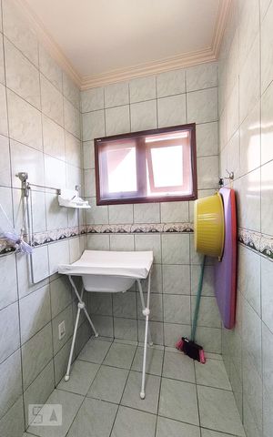Casa à venda com 280m², 3 quartos e 2 vagas Casa à venda com 280m², 3 quartos e 2 vagasBanheiro 2