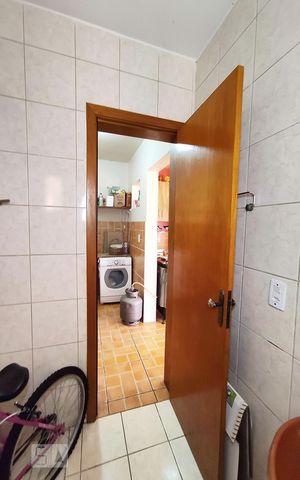 Casa à venda com 280m², 3 quartos e 2 vagas Casa à venda com 280m², 3 quartos e 2 vagasBanheiro 3
