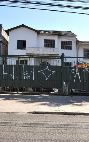 Casa à venda com 306m², 7 quartos e 5 vagasEntrada