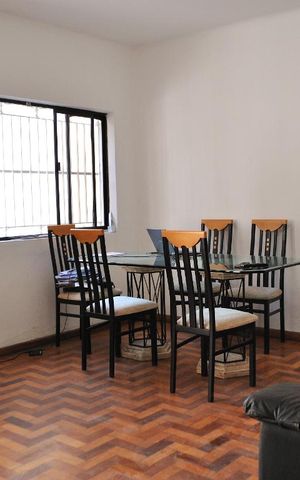 Casa à venda com 306m², 7 quartos e 5 vagasSala
