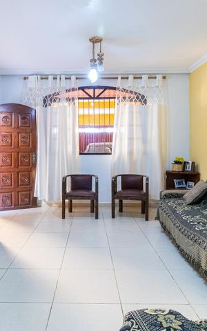 Casa à venda com 227m², 3 quartos e 3 vagas Casa à venda com 227m², 3 quartos e 3 vagasSala