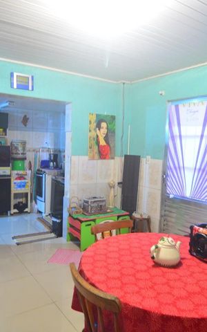Casa à venda com 80m², 3 quartos e 3 vagasSala