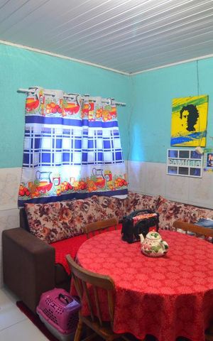 Casa à venda com 80m², 3 quartos e 3 vagasSala