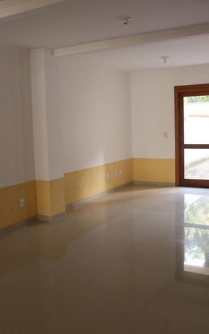 Casa à venda com 260m², 3 quartos e 4 vagas Casa à venda com 260m², 3 quartos e 4 vagasSala
