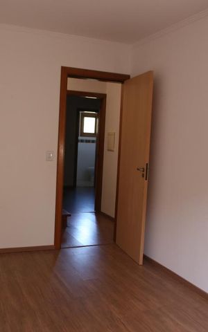 Casa à venda com 260m², 3 quartos e 4 vagas Casa à venda com 260m², 3 quartos e 4 vagasQuarto 1
