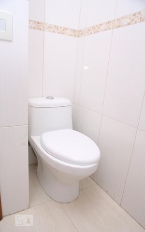 Casa à venda com 260m², 3 quartos e 4 vagas Casa à venda com 260m², 3 quartos e 4 vagasBanheiro suíte
