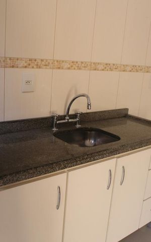 Casa à venda com 260m², 3 quartos e 4 vagas Casa à venda com 260m², 3 quartos e 4 vagasCozinha