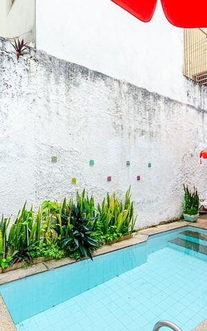 Casa à venda com 227m², 8 quartos e 3 vagas Casa à venda com 227m², 8 quartos e 3 vagasÁrea de Lazer