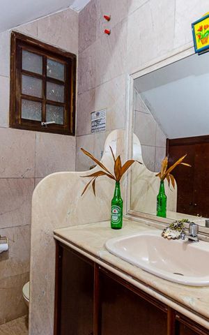 Casa à venda com 227m², 8 quartos e 3 vagas Casa à venda com 227m², 8 quartos e 3 vagasBanheiro da Suite 1