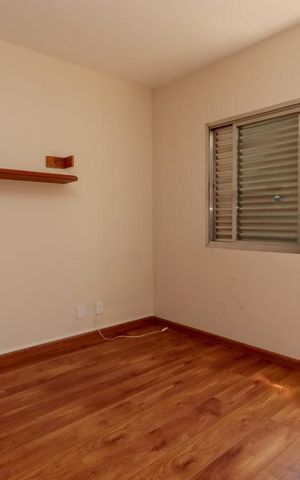 Casa à venda com 230m², 6 quartos e 2 vagas Casa à venda com 230m², 6 quartos e 2 vagasQuarto 3