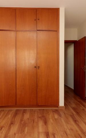 Casa à venda com 230m², 6 quartos e 2 vagas Casa à venda com 230m², 6 quartos e 2 vagasQuarto 3