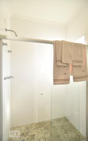Casa para alugar com 240m², 3 quartos e 4 vagasBanheiro da suite 3