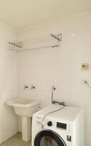 Casa para alugar com 240m², 3 quartos e 4 vagasÁrea de serviço
