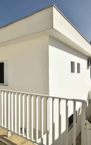 Casa para alugar com 240m², 3 quartos e 4 vagasFachada posterior