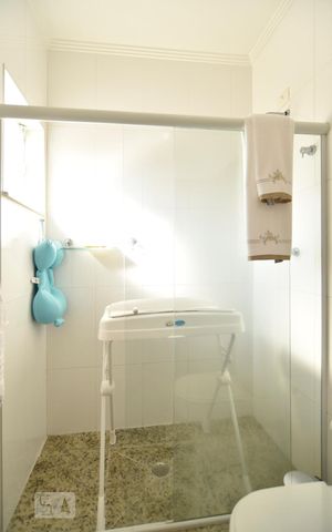 Casa para alugar com 240m², 3 quartos e 4 vagasBanheiro da suite 2