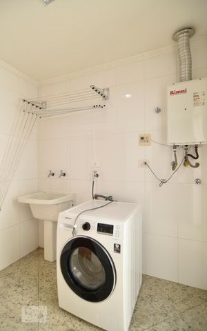 Casa para alugar com 240m², 3 quartos e 4 vagasÁrea de serviço