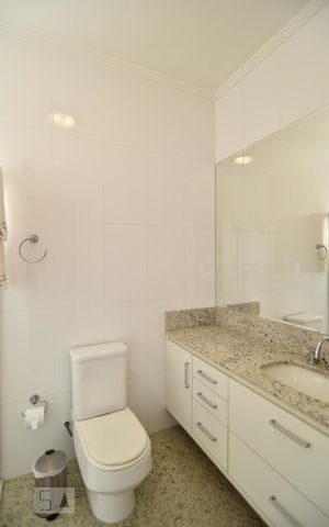 Casa para alugar com 240m², 3 quartos e 4 vagasBanheiro da suite 3