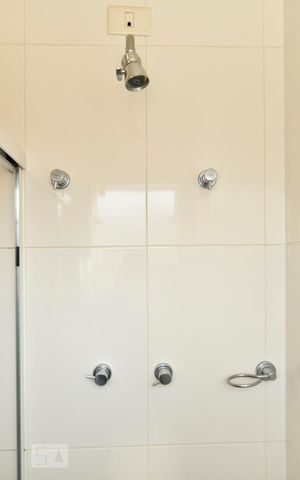 Casa para alugar com 240m², 3 quartos e 4 vagasBanheiro da suite 3