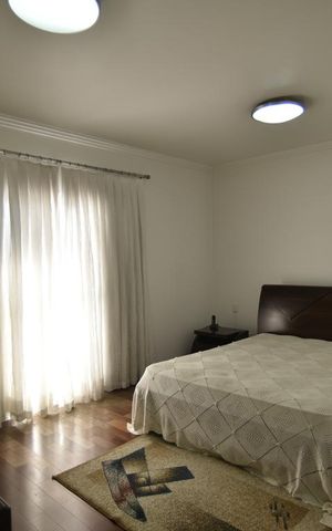 Casa para alugar com 240m², 3 quartos e 4 vagasSuite 1