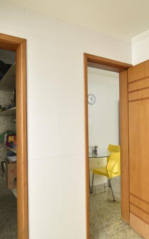 Casa para alugar com 240m², 3 quartos e 4 vagasÁrea de serviço