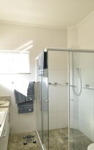Casa para alugar com 240m², 3 quartos e 4 vagasBanheiro da suite 1