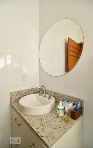 Casa para alugar com 240m², 3 quartos e 4 vagasBanheiro da suite 2