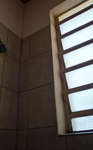Casa à venda com 181m², 3 quartos e 2 vagasBanheiro