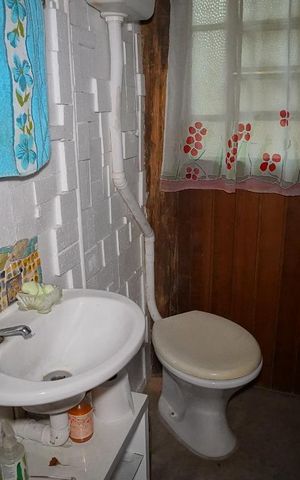 Casa à venda com 181m², 3 quartos e 2 vagasSuite - banheiro