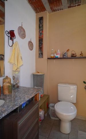 Casa à venda com 181m², 3 quartos e 2 vagasBanheiro