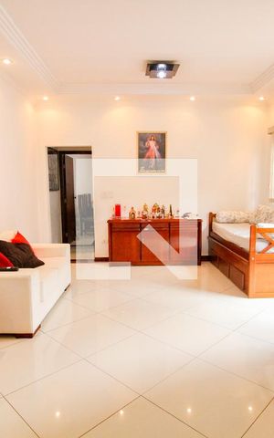 Casa à venda com 191m², 2 quartos e 2 vagassala