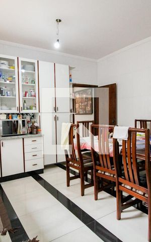 Casa à venda com 191m², 2 quartos e 2 vagascozinha
