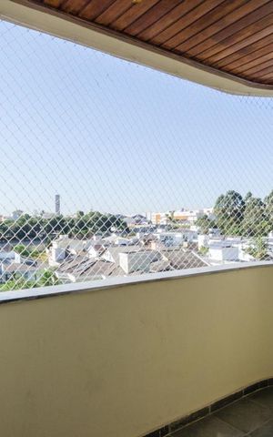 Apartamento à venda com 187m², 4 quartos e 3 vagas Apartamento à venda com 187m², 4 quartos e 3 vagasVaranda