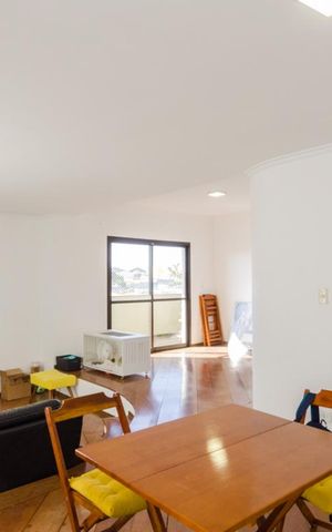 Apartamento à venda com 187m², 4 quartos e 3 vagas Apartamento à venda com 187m², 4 quartos e 3 vagasSala