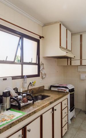 Apartamento à venda com 187m², 4 quartos e 3 vagas Apartamento à venda com 187m², 4 quartos e 3 vagasCozinha