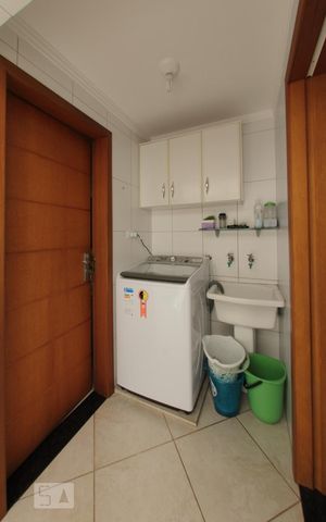 Casa à venda com 148m², 3 quartos e 3 vagasÁrea de serviço
