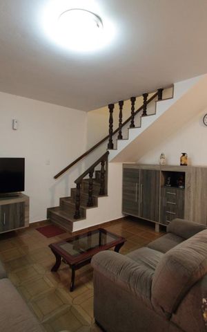 Casa à venda com 148m², 3 quartos e 3 vagasSala
