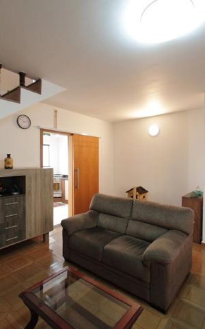 Casa à venda com 148m², 3 quartos e 3 vagasSala