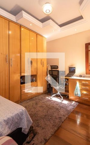 Casa à venda com 250m², 3 quartos e 2 vagas Casa à venda com 250m², 3 quartos e 2 vagasQuarto 2