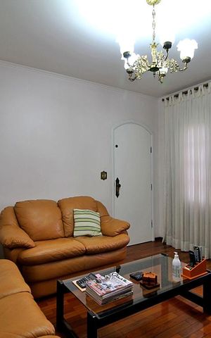 Casa à venda com 202m², 3 quartos e 3 vagasSala