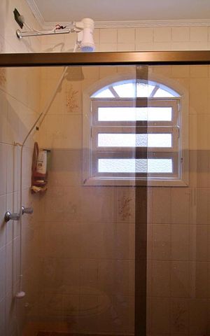 Casa à venda com 202m², 3 quartos e 3 vagasBanheiro 2