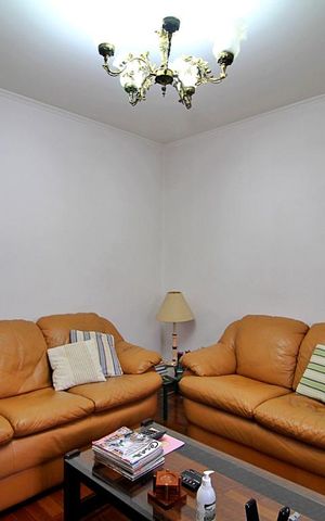 Casa à venda com 202m², 3 quartos e 3 vagasSala