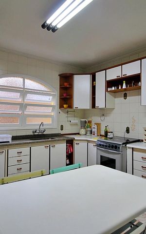 Casa à venda com 202m², 3 quartos e 3 vagasCozinha