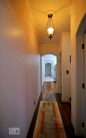 Casa à venda com 202m², 3 quartos e 3 vagasCorredor