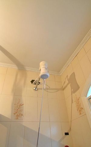 Casa à venda com 202m², 3 quartos e 3 vagasBanheiro 2