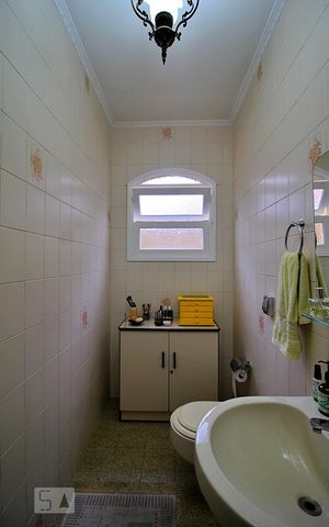 Casa à venda com 202m², 3 quartos e 3 vagasLavabo