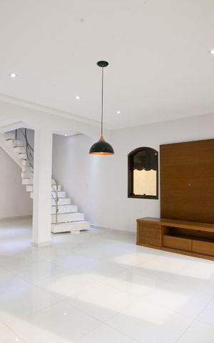 Casa para alugar com 332m², 5 quartos e 2 vagasSala