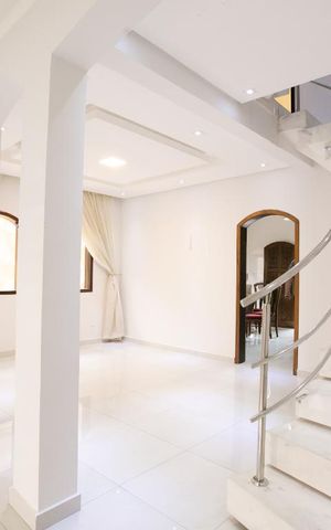 Casa para alugar com 332m², 5 quartos e 2 vagasSala