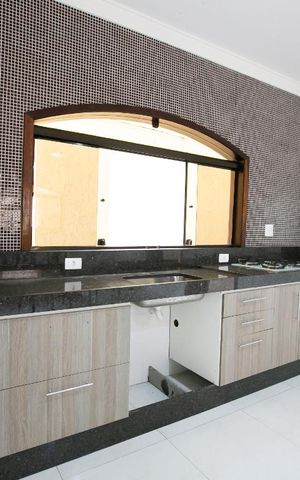Casa para alugar com 332m², 5 quartos e 2 vagasCozinha