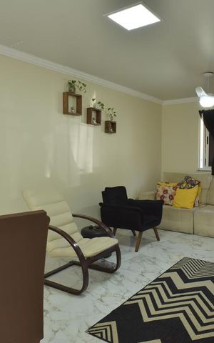 Casa de condomínio à venda com 130m², 3 quartos e 2 vagasSala
